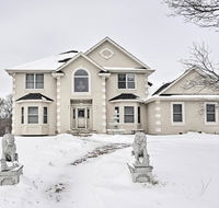 Pet-Friendly Woodbury Home with Deck - Near MPLS - Accommodation Los Angeles