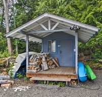 PNW Shelton Home w/Kayaks Grill  Pvt. Beach - Accommodation Los Angeles