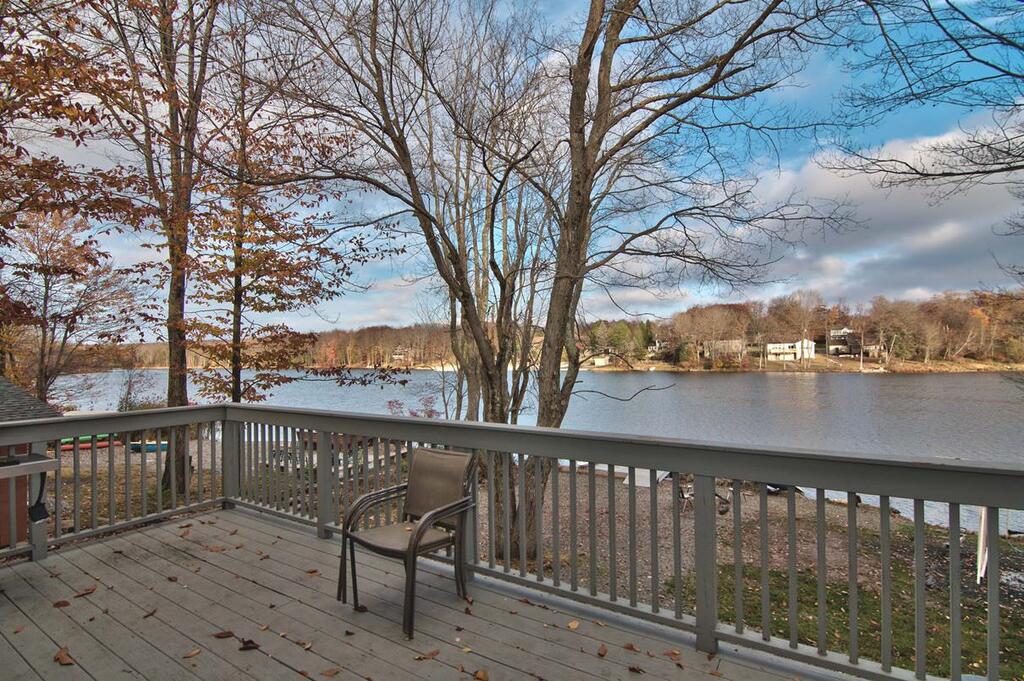 Poconos Luxury Lakefront Contemporary House - thumb 2