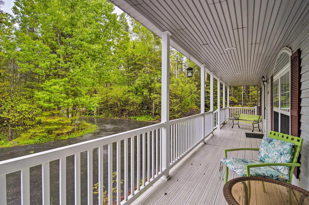 Presque Isle Harbor Home W/Gas Grill + Bikes! - thumb 3