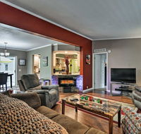 Presque Isle Harbor Home w/Gas Grill + Bikes! - Accommodation Los Angeles