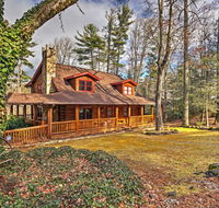 Pristine Sapphire Resort Cabin with Deck & Game Room - Accommodation Los Angeles