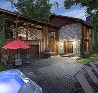 PRIVATE Lakefront Cabin HOT TUB Pool Table WIFI Amazing VIEW Close to Branson - Accommodation Los Angeles