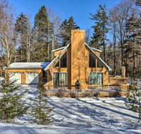 Private Poconos Cabin - 16 Mi to Camelback Mountain - Accommodation Los Angeles