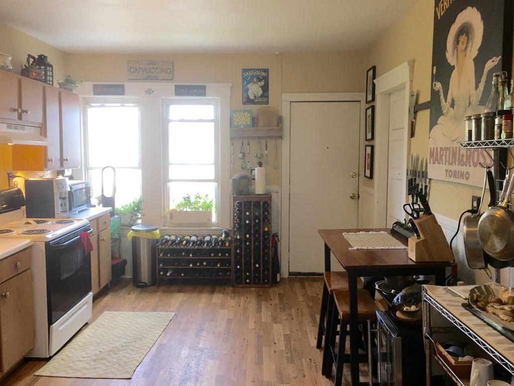 Private Room In Centrally Located Cozy & Clean Homestay - thumb 3