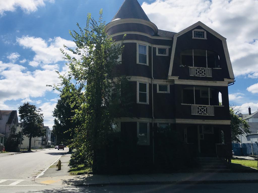 Private Room In Centrally Located Cozy & Clean Homestay - thumb 1