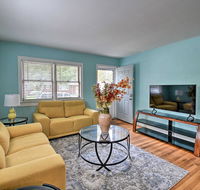 Quiet Norfolk Home with Yard, Half Mile to Beach - Accommodation Los Angeles