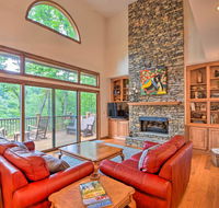 Quiet Riverfront Escape with Deck & Fly Fishing - Accommodation Los Angeles