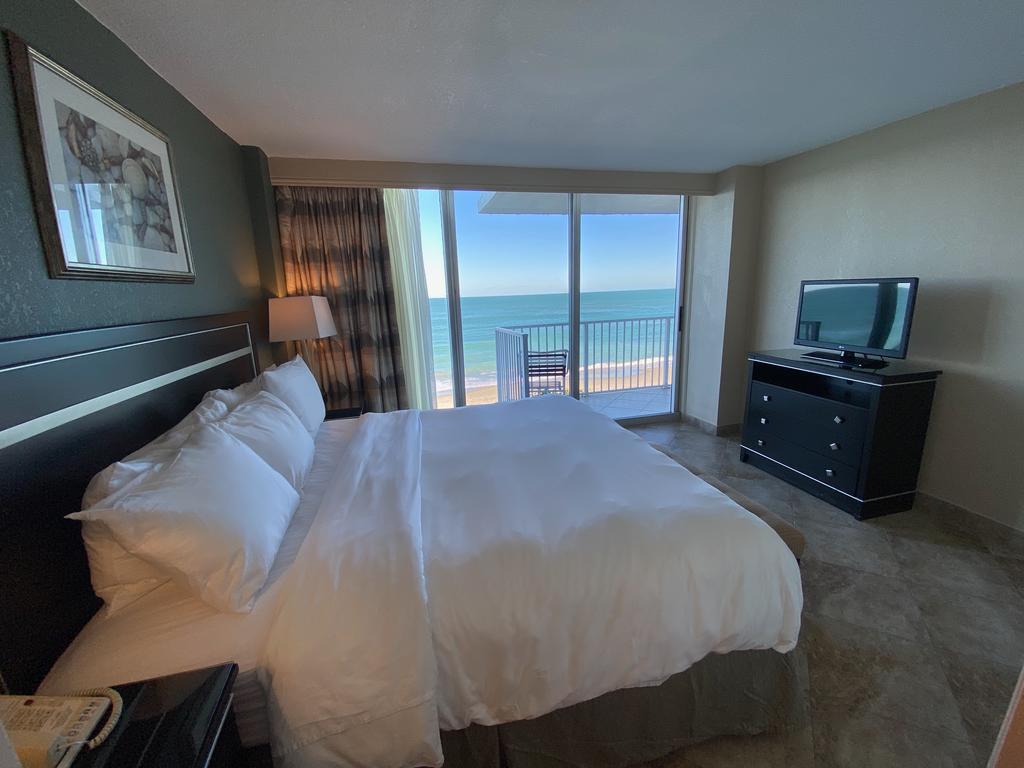 Radisson Suite Hotel Oceanfront - thumb 3