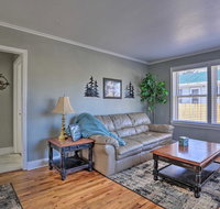 Rapid City Retreat, Walk to Canyon Lake Park! - Accommodation Los Angeles