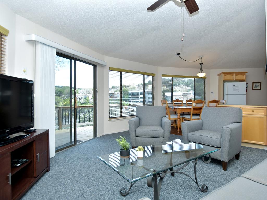 Relaxing Bungalow W/ Treetop Views, Pool & Hot Tub, Next To Marina (#17) - thumb 2