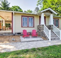 Remodeled Swannanoa Cottage with Sauna Yard and Fire Pit - Accommodation Los Angeles