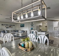 Retreat on the River with Boat Slip  Grill - Accommodation Los Angeles