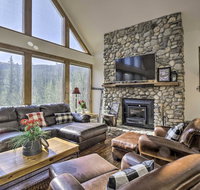 Roomy Cabin with Pool Table - Ski, Hike, & Fish! - Accommodation Los Angeles