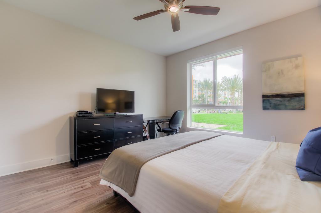 Runway Apartment A105 - thumb 2
