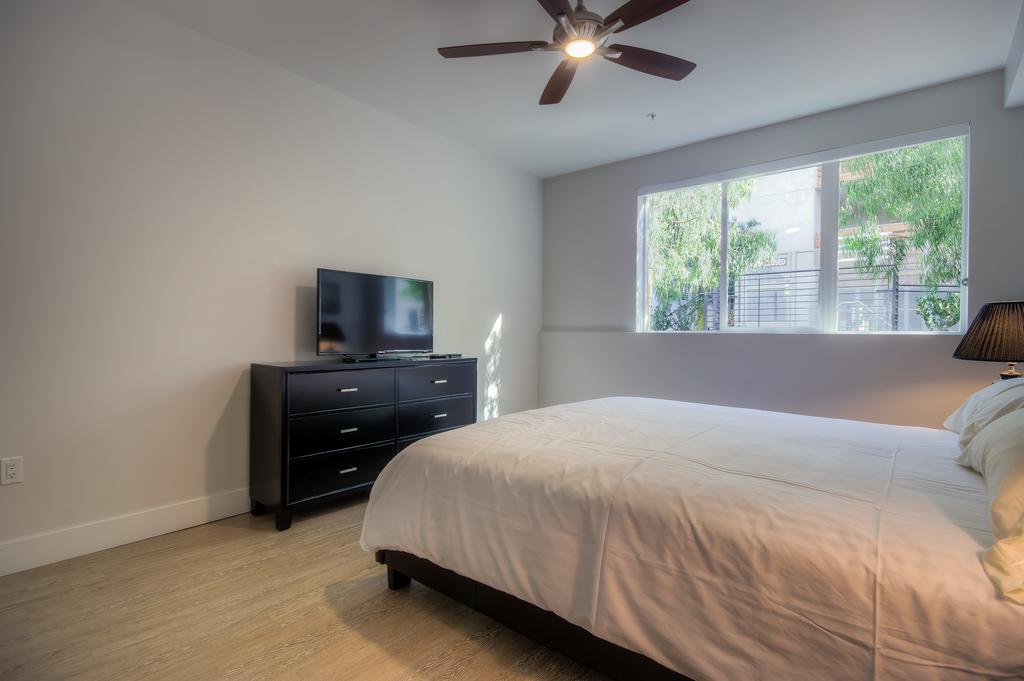 Runway Apartment C213 - thumb 2
