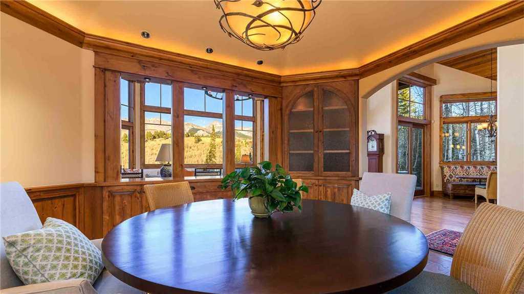 Russell Retreat (Private Home) - thumb 1