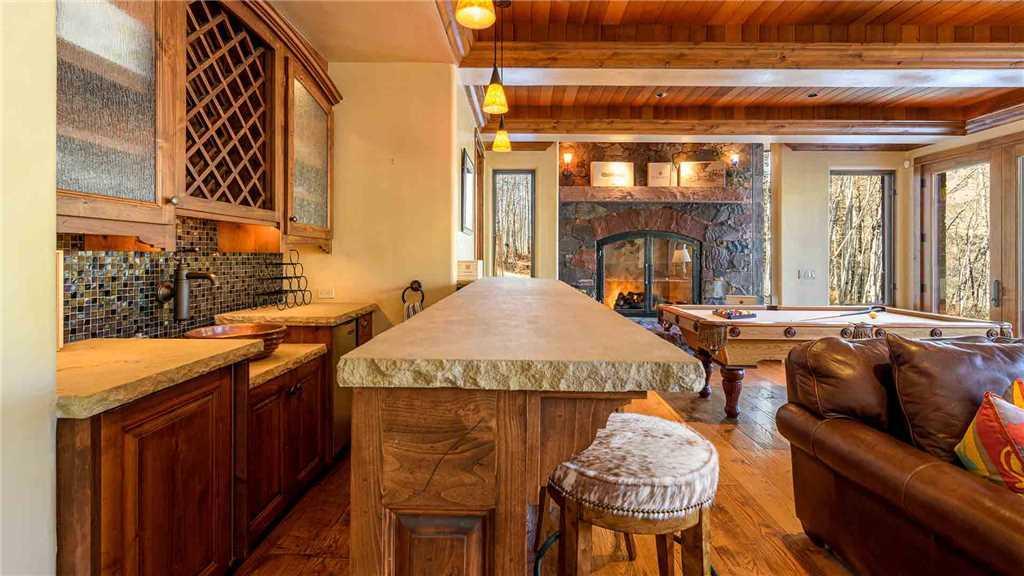 Russell Retreat (Private Home) - thumb 2