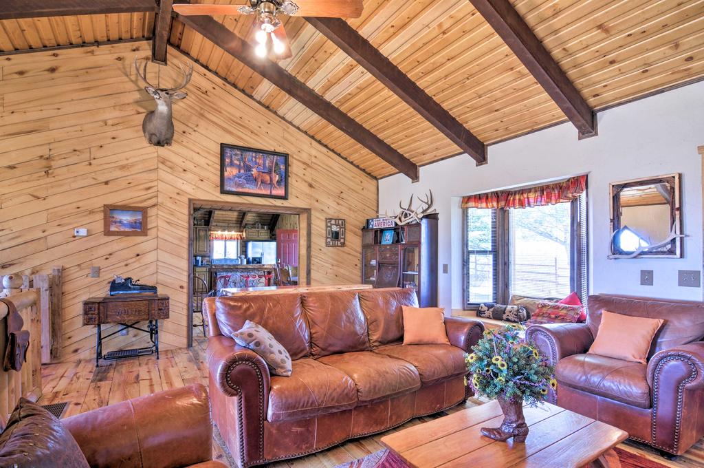 Rustic Cabin 20 Mins To Capitol Reef Nat'l Park! - thumb 2