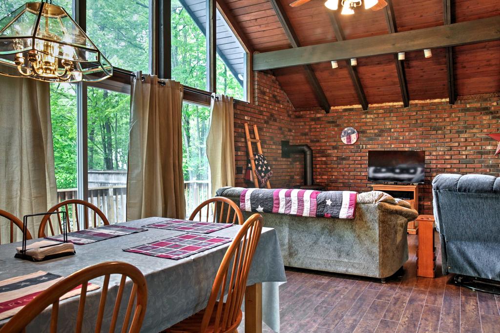Rustic Forest Retreat - Near Hikes & Diana's Baths - thumb 3