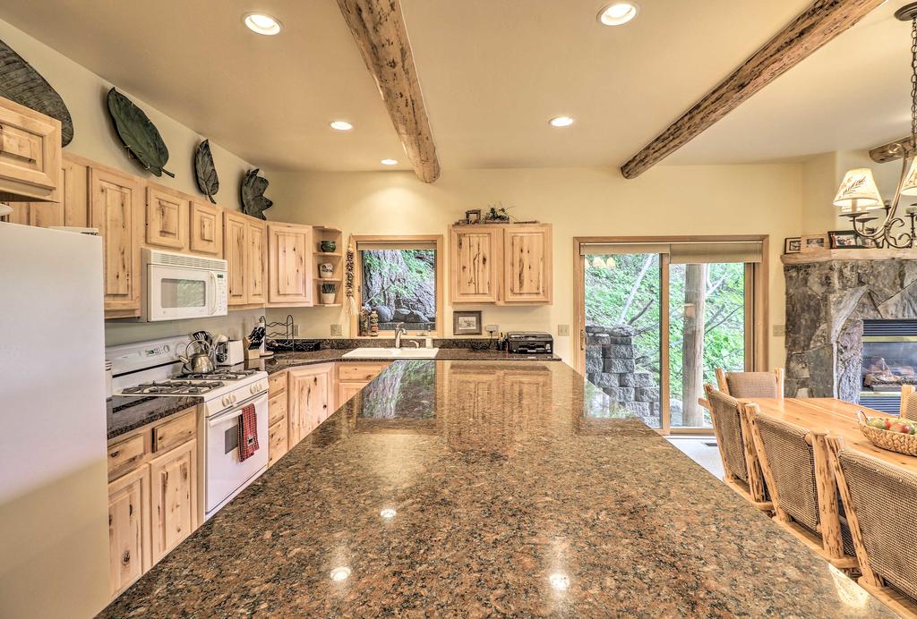 Rustic Home On Whitefish Mtn - Steps From Ski Run! - thumb 3