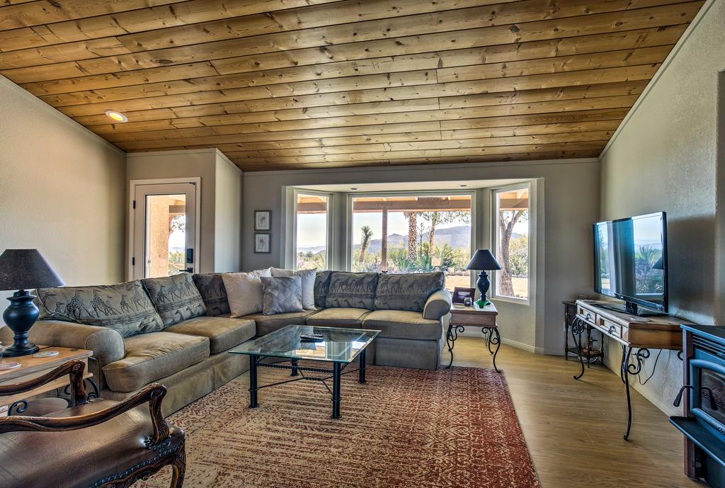 Rustic Home W/ Grill+Views - 4 Mi. To Joshua Tree! - thumb 3