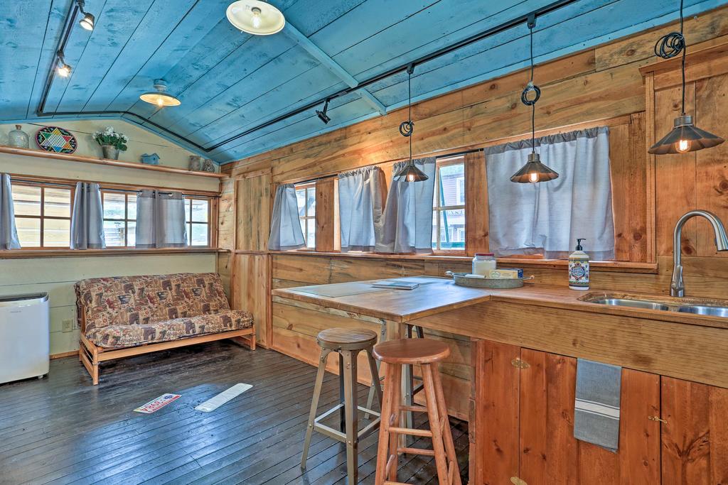 Rustic Keystone House - 4 Miles From Mt. Rushmore! - thumb 1