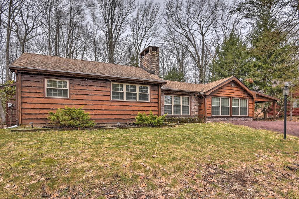 Rustic Lake Harmony Home With Fire Pit & Hot Tub! - thumb 3