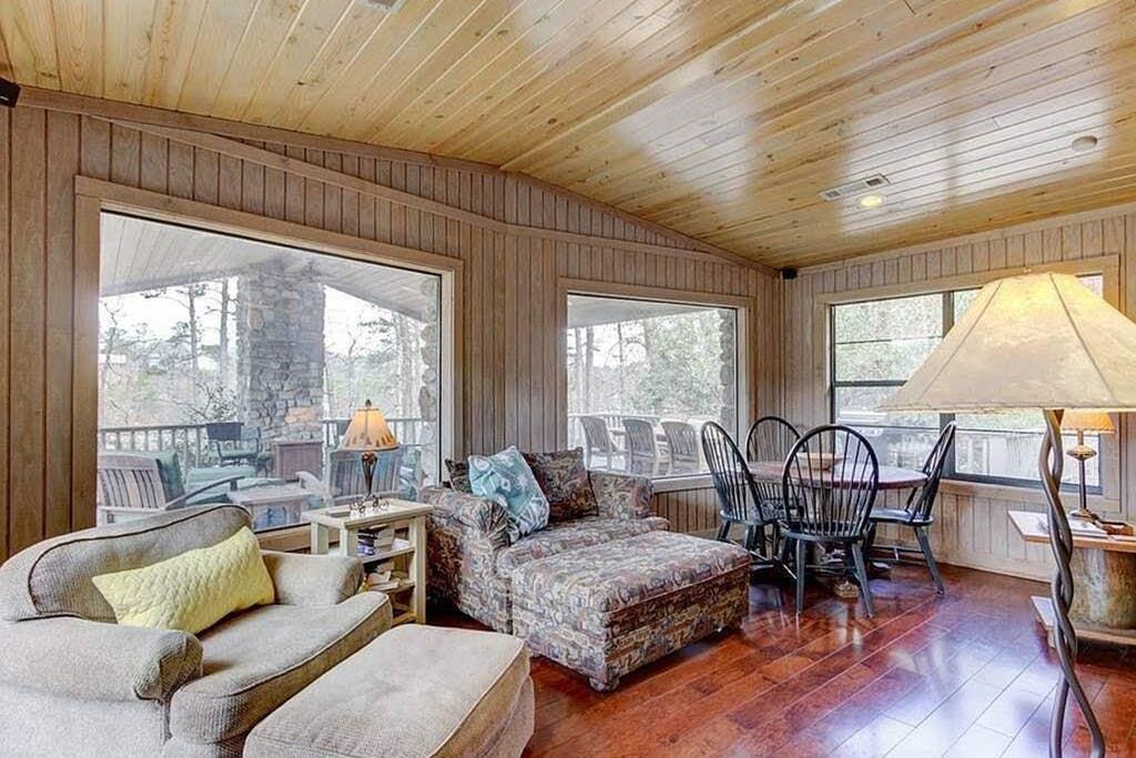 Rustic Lake House Retreat - Huge Deck - Boat Dock! - thumb 3