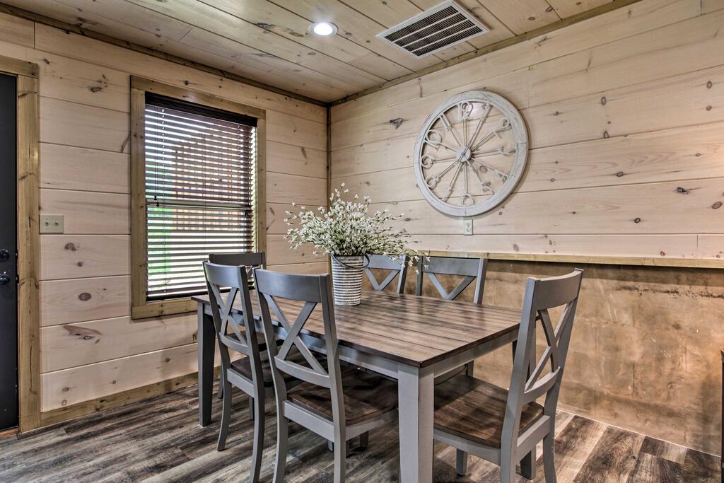 Rustic Mtn Retreat - 1 Mi To Pigeon Forge Parkway! - thumb 0