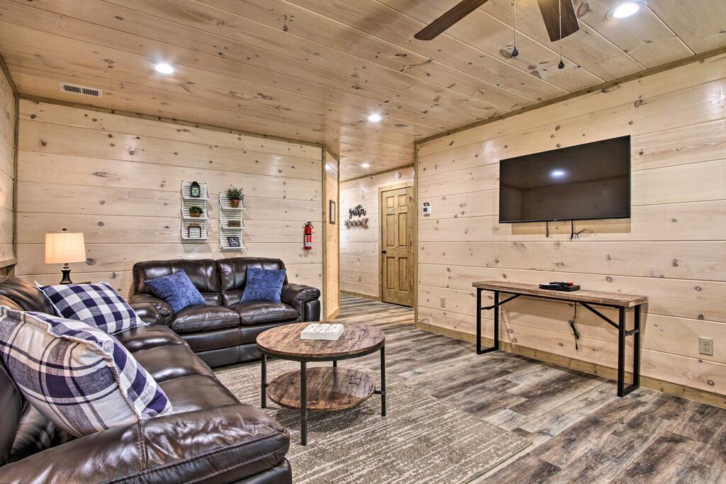 Rustic Mtn Retreat - 1 Mi To Pigeon Forge Parkway! - thumb 1