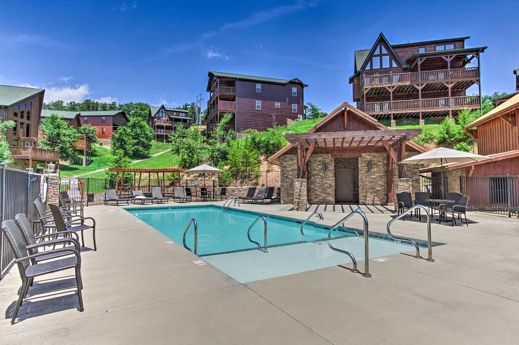 Rustic Mtn Retreat - 1 Mi To Pigeon Forge Parkway! - thumb 2