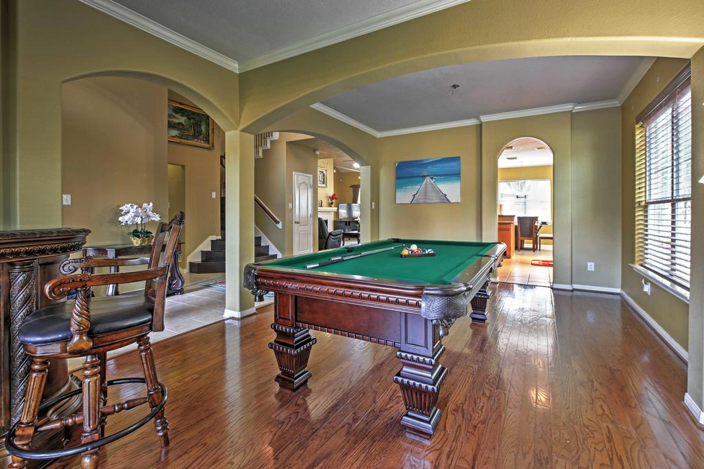 Rustic Pearland Home With Pool - 15 Mins From Houston - thumb 0