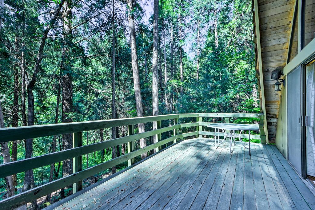 Rustic Pollock Pines Cabin With Large Deck Near Lake! - thumb 0