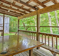 Rustic Taswell Cabin with Wooded Views -Walk to Lake! - Accommodation Los Angeles