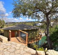 Scenic Hillside Bungalow on Lake Travis, pool and hot tub, next to marina (#8) - Accommodation Los Angeles