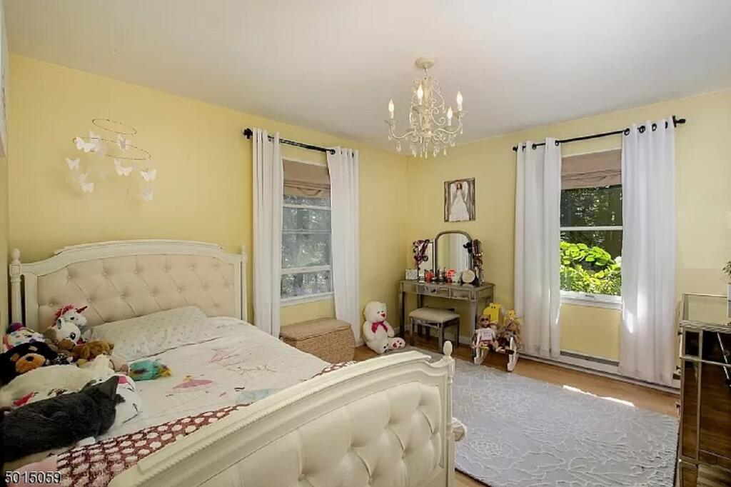 Secluded 3 Bedroom House On 5 Wooded Acreas Complete Privacy - thumb 2