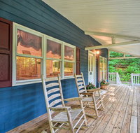 Secluded Cabin with Porch - 7 Miles to Lake Chatuge - Accommodation Los Angeles