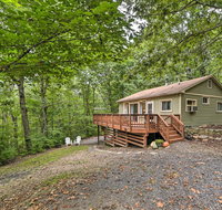 Secluded Luray Cabin with BBQ, 11mi to Caverns! - Accommodation Los Angeles