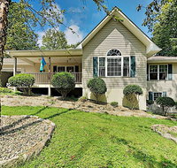 Serene 5-Acre Retreat - 2 Kitchens 3 Living Areas home - Accommodation Los Angeles