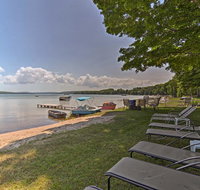 Serene Lakefront Apartment and Suite with Private Dock - Accommodation Los Angeles