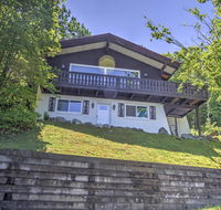 Ski-In and Ski-Out Cannon Mountain House with Deck! - Accommodation Los Angeles