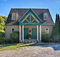 Ski-In/Ski-Out Mansfield Studio Cottage w/ Grill! - Accommodation Los Angeles