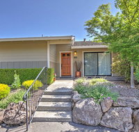 Sunny Escape on Golf Course with Patio Near Wineries - Accommodation Los Angeles