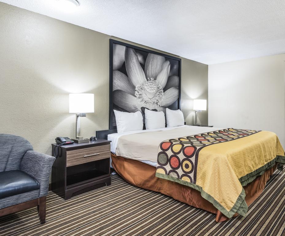 Super 8 By Wyndham Monroe - thumb 3