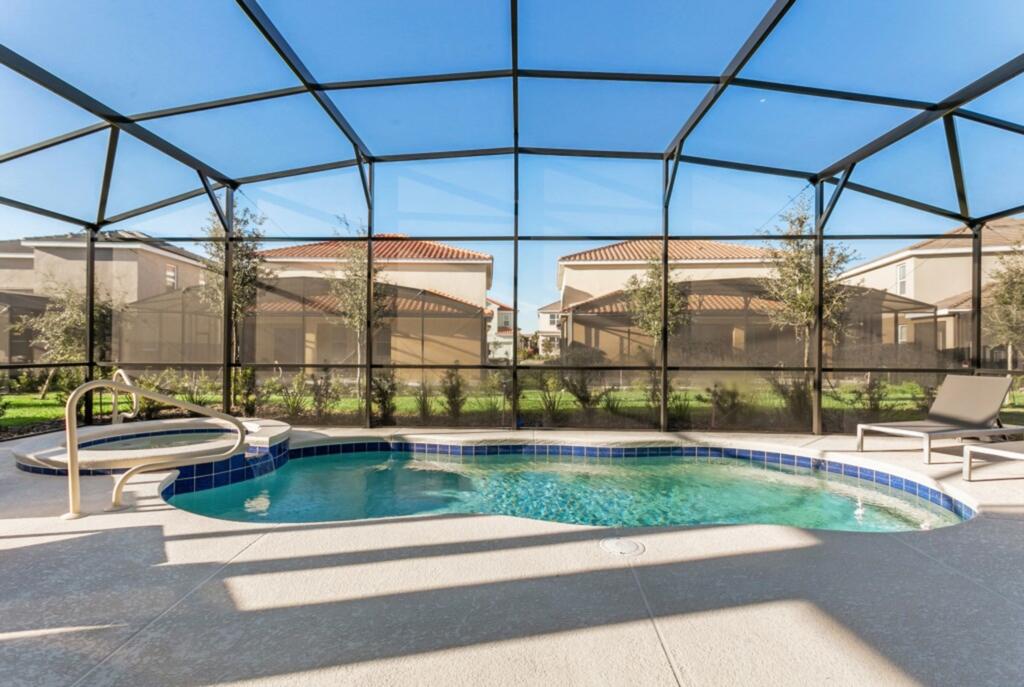 Terrace Ridge NEW 9 Bed Pool Vacation Home - thumb 1