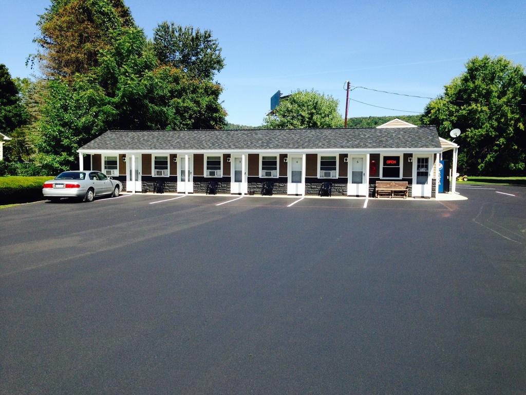 The New Lantern Motel - thumb 1