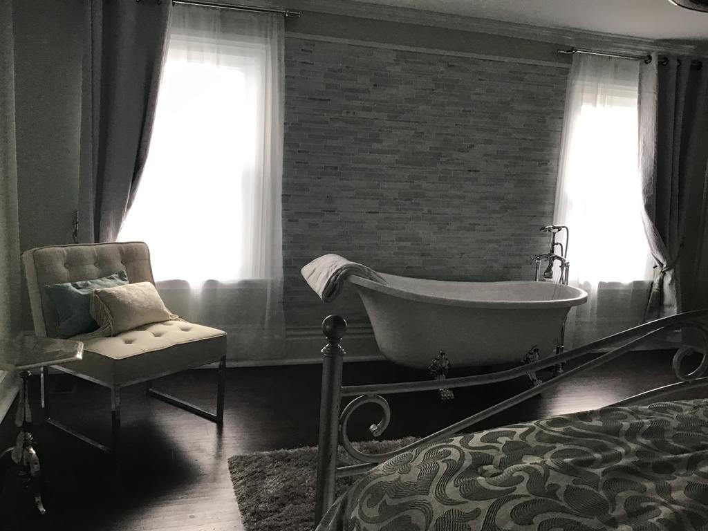 Tillinghast Manor Bed & Brunch - thumb 2