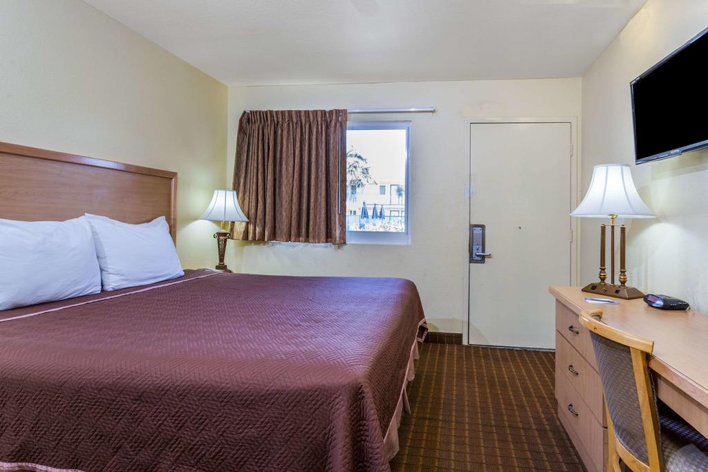 Travelodge By Wyndham Riviera Beach/West Palm - thumb 2