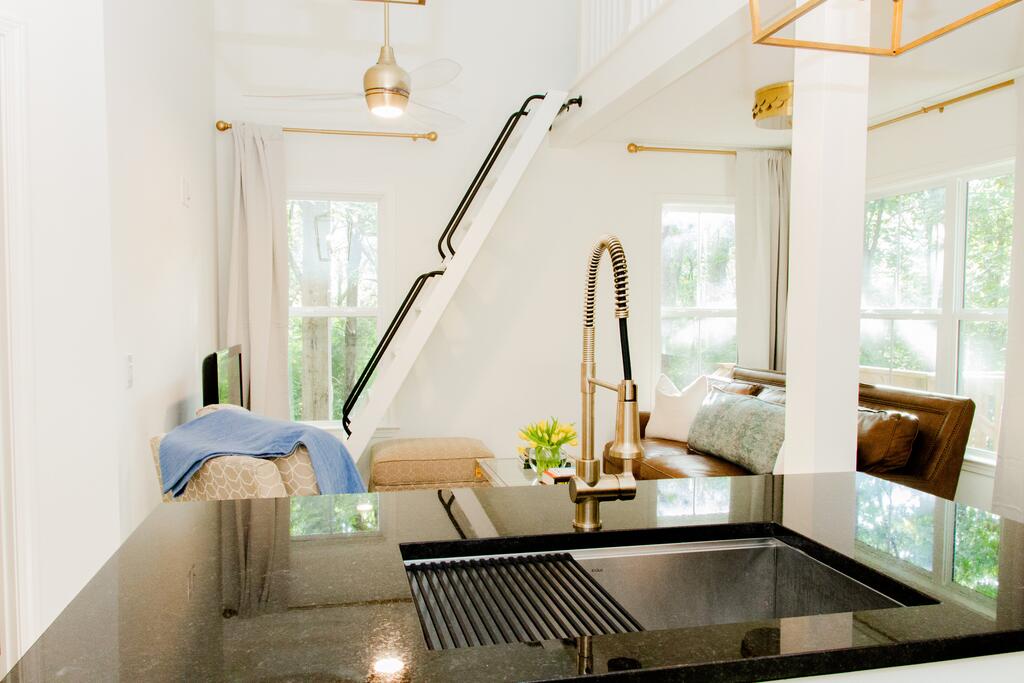 Tree House-The Tiny House Tree House - thumb 2